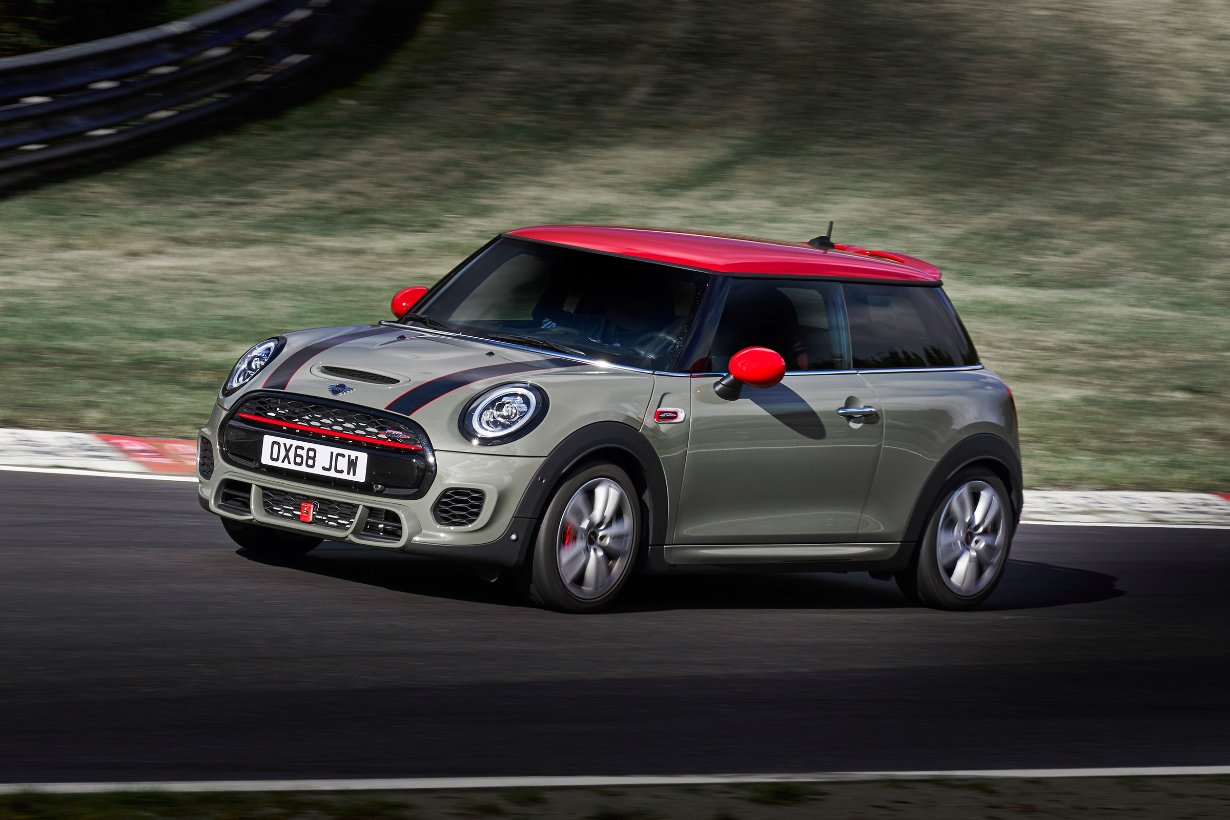 Mini JCW 2019 - side