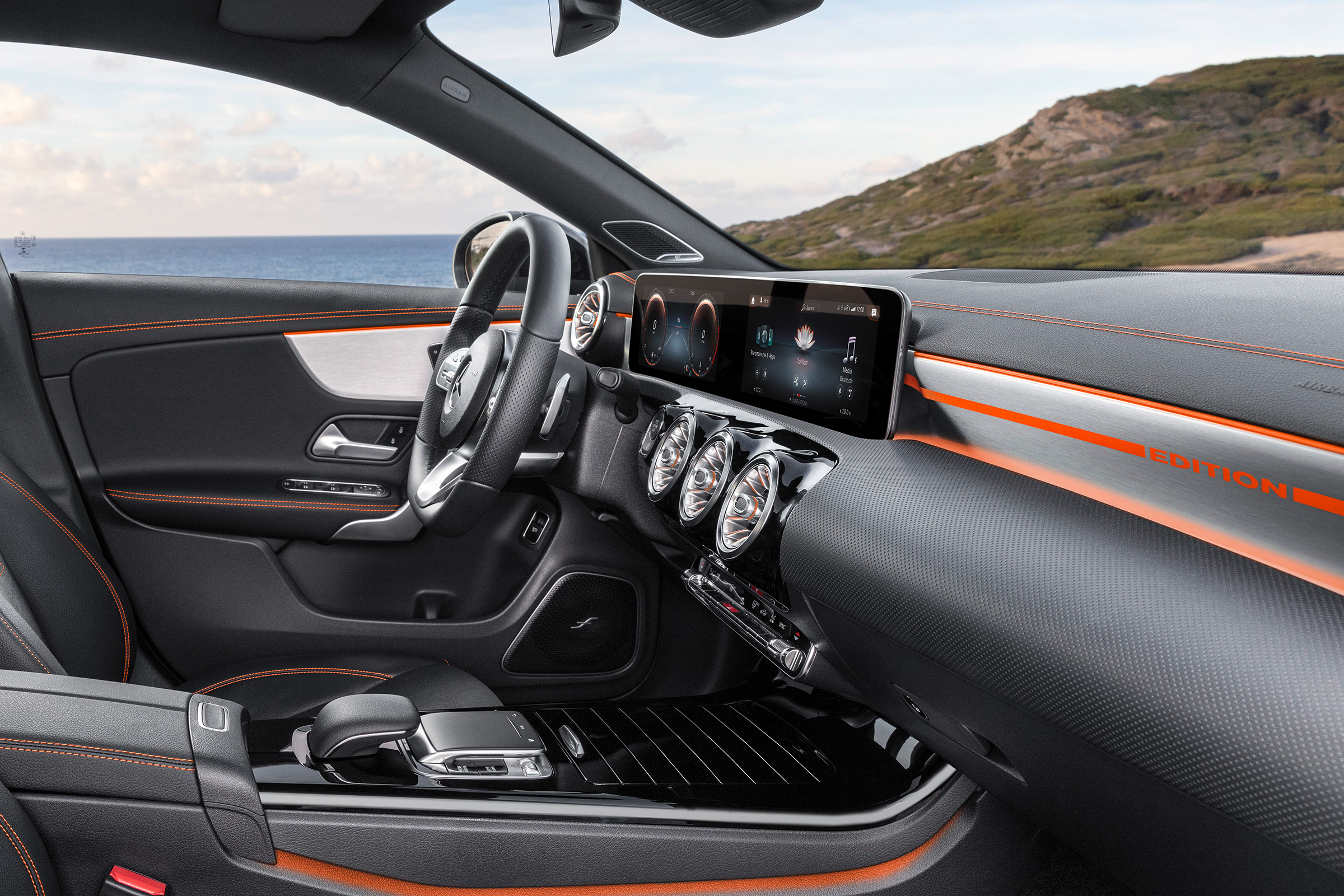 Mercedes CLA 2019 revealed - dash