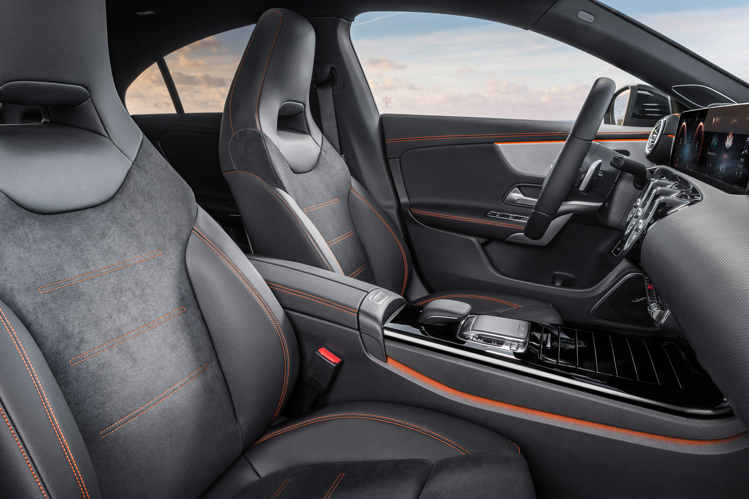 Mercedes CLA 2019 revealed - seats