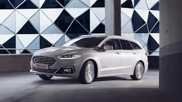 Ford Mondeo MY19 - front quarter