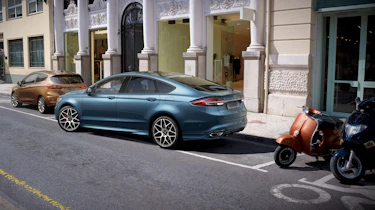 Ford Mondeo MY19 estate - side