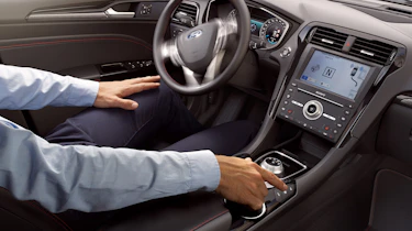 Ford Mondeo MY19 estate - dash