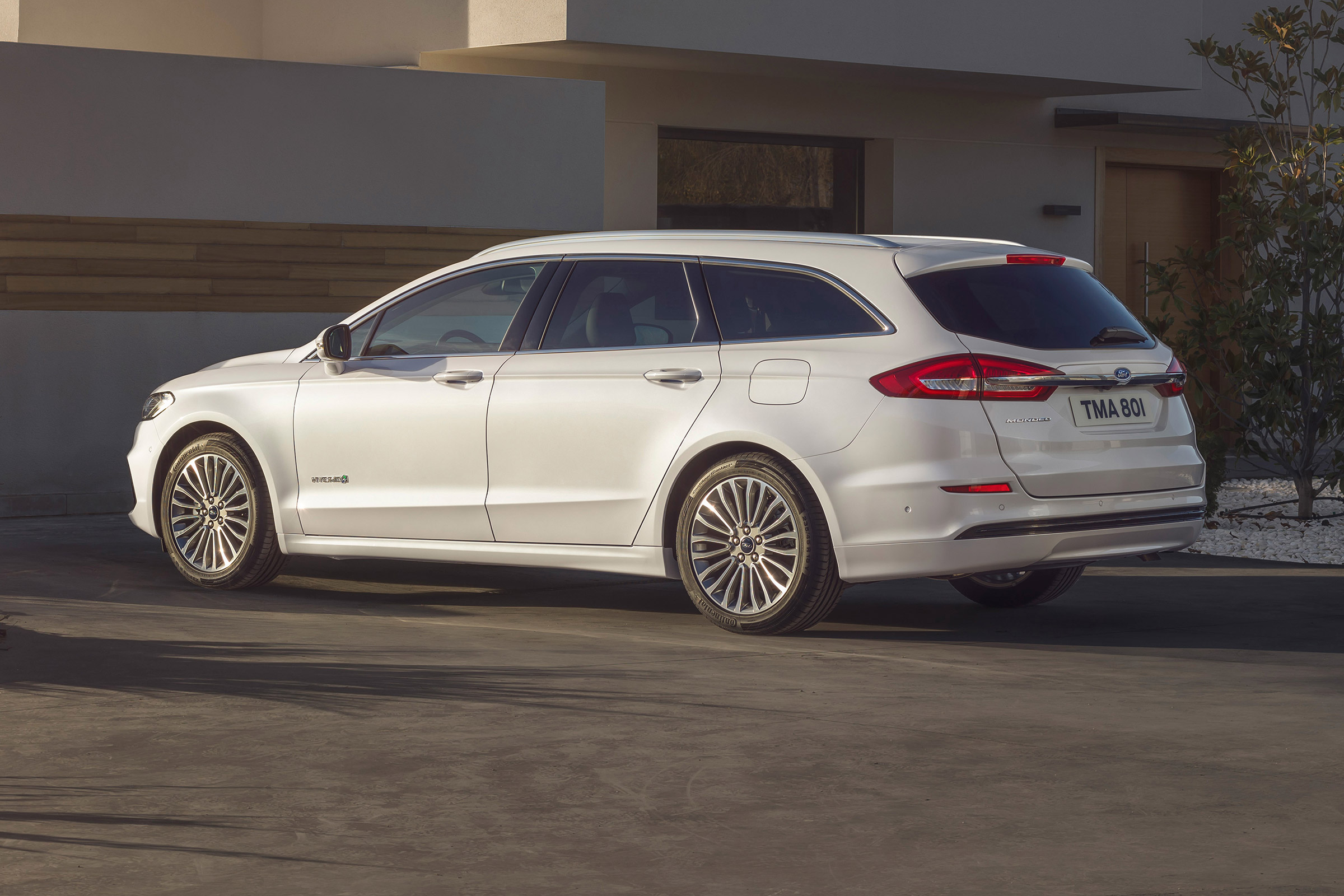 Ford Mondeo MY19 estate - rear