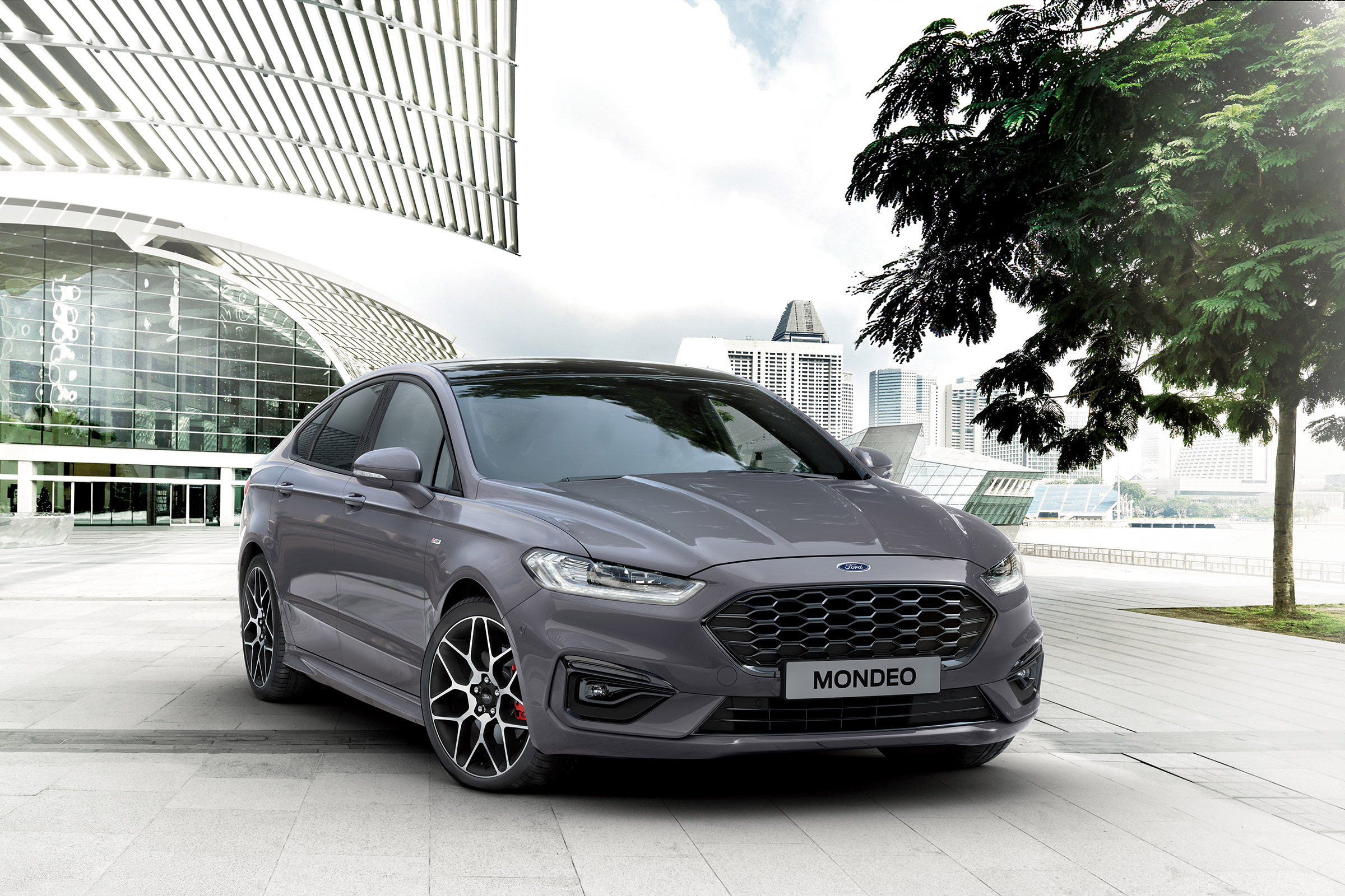 Ford Mondeo MY19 ST-Line - front quarter