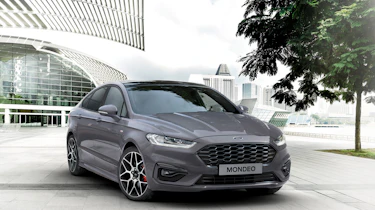 Ford Mondeo MY19 ST-Line - front quarter