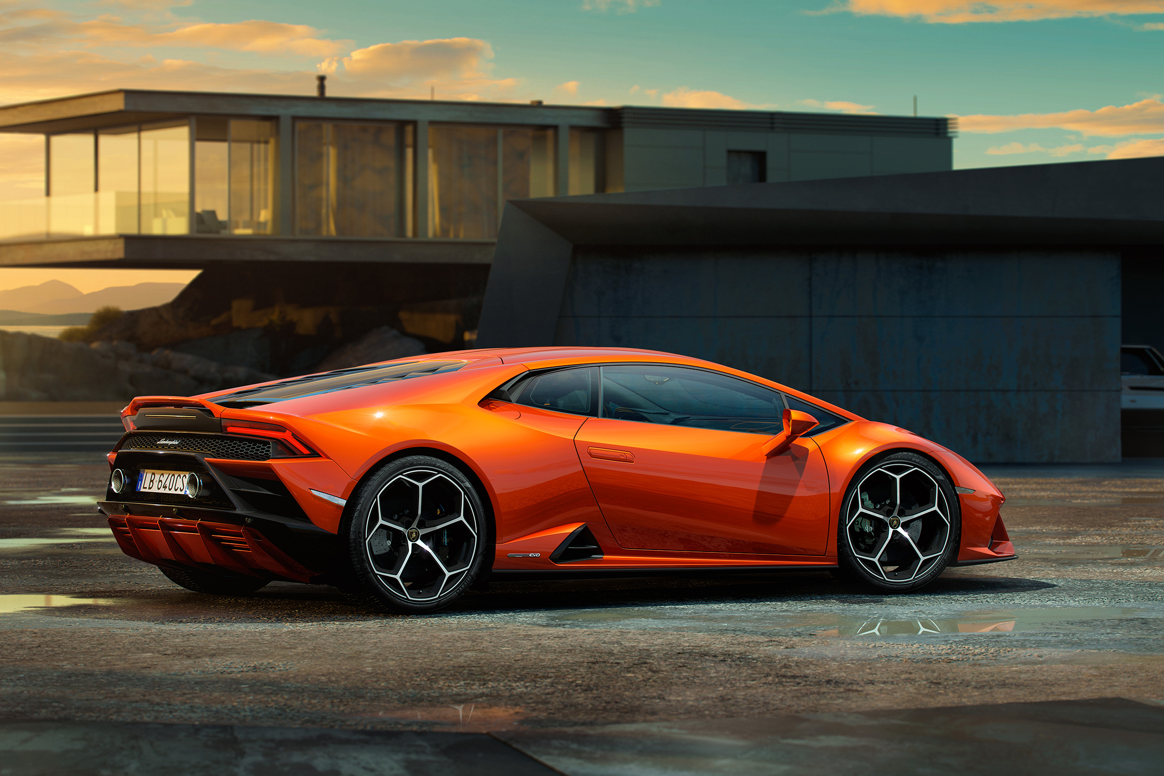 Lamborghini Huracan EVO side