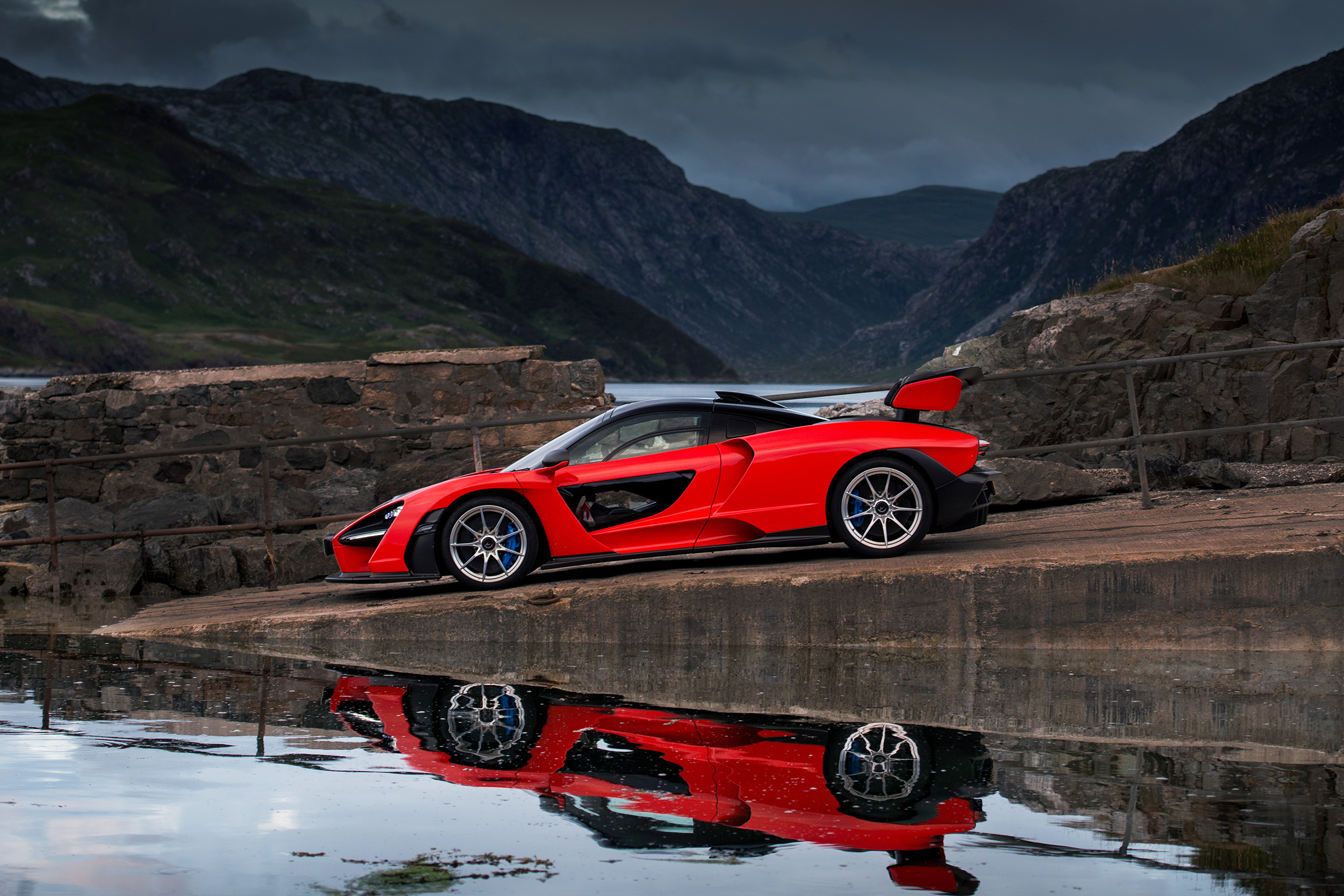 McLaren Senna side 