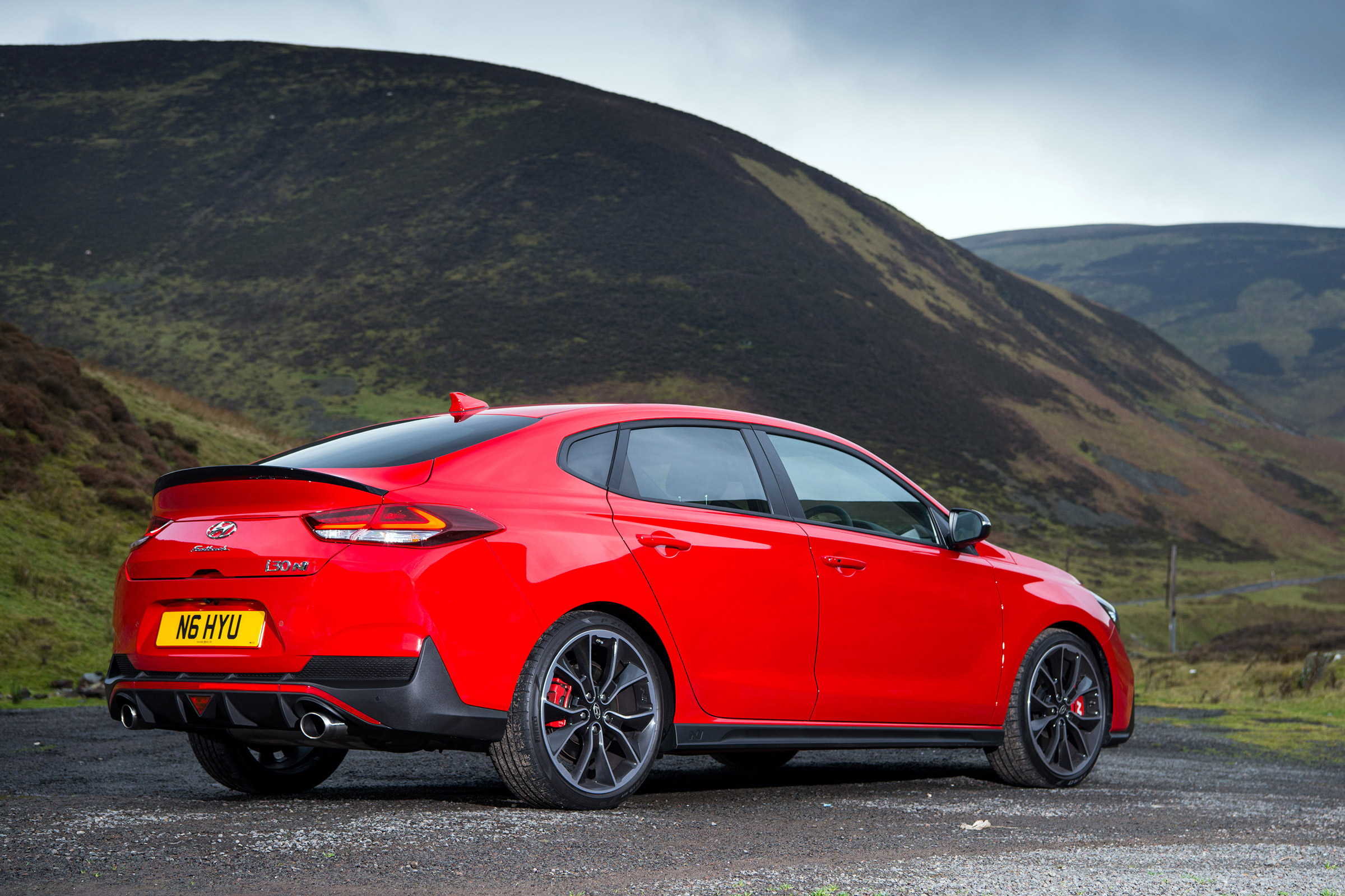 Hyundai i30 Fastback N - rear quarter