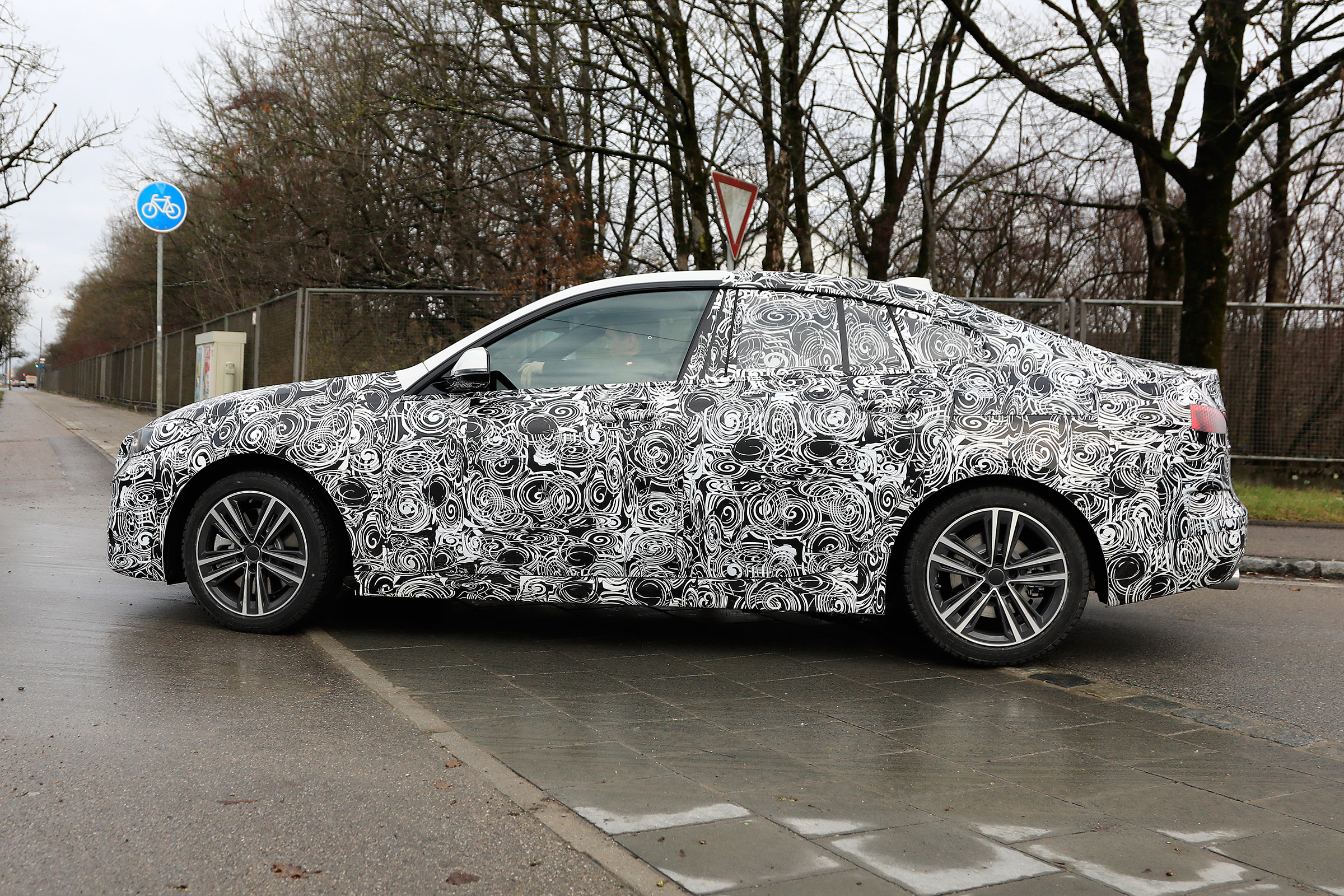 BMW 2-series Gran Coupe - side