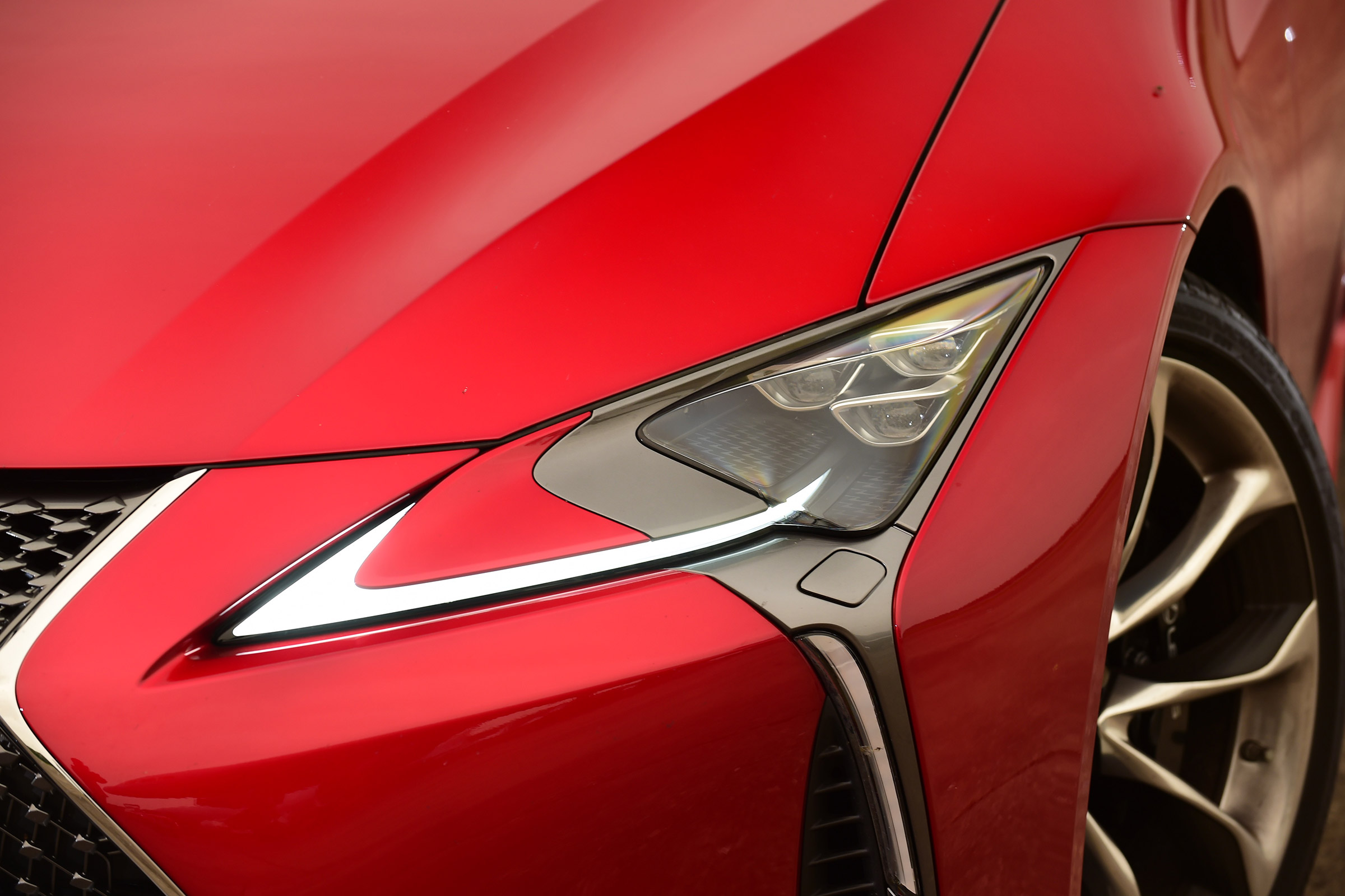 Lexus LC 500h - headlights