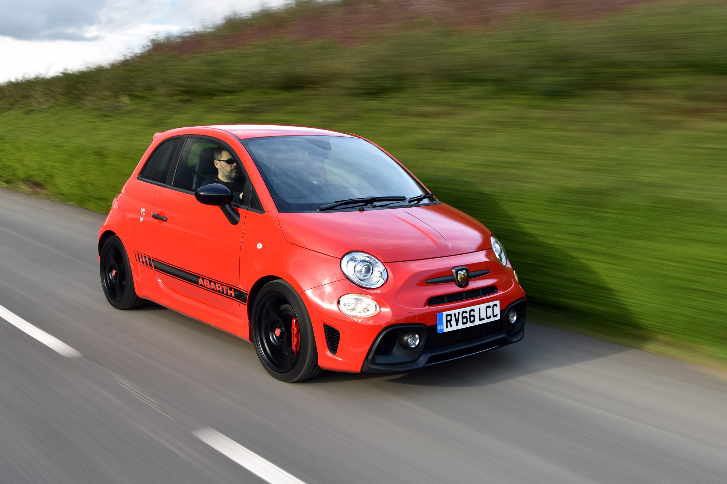Abarth 595 front 
