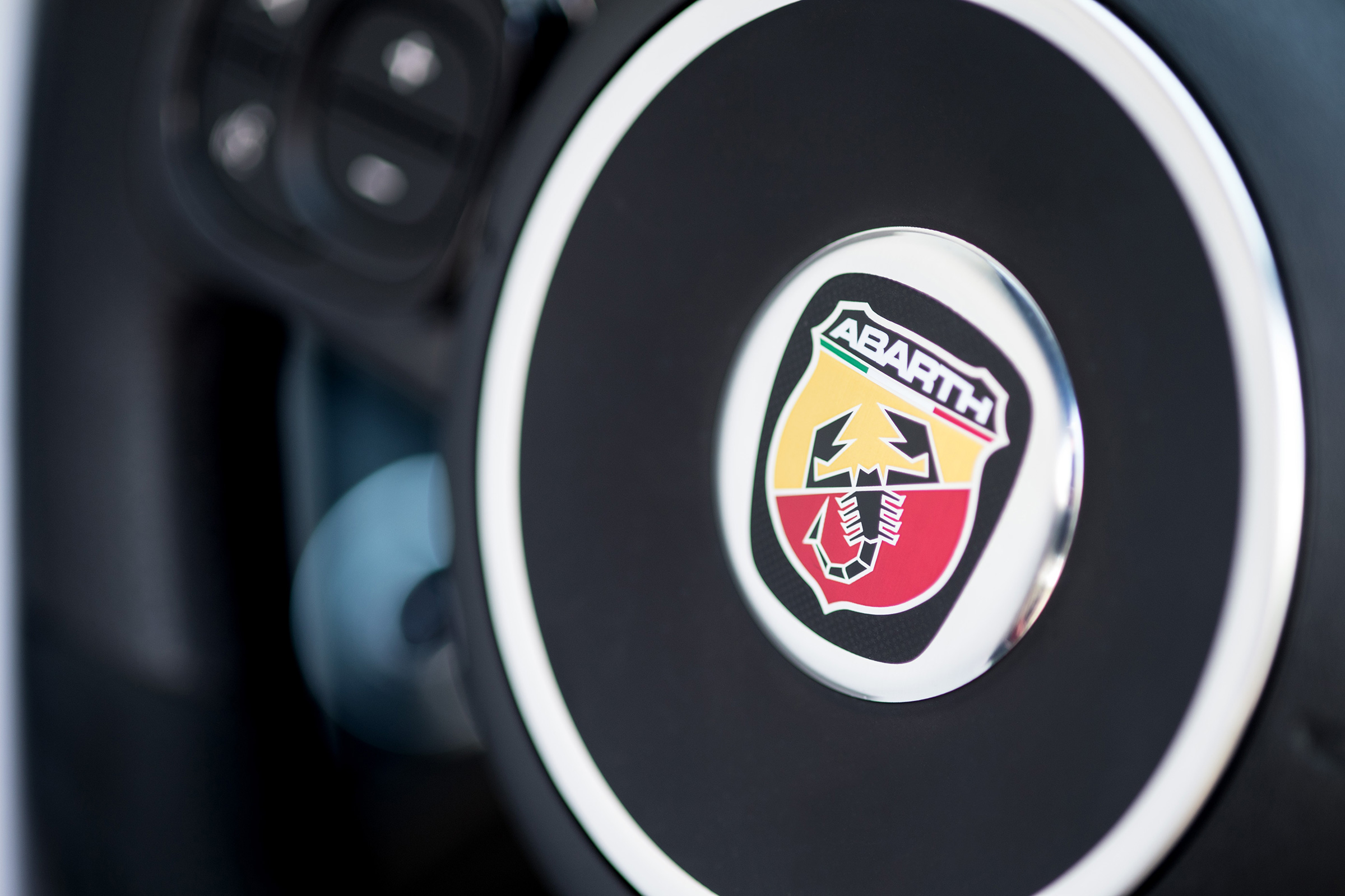 Abarth 595 badge 