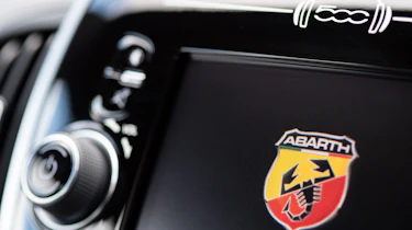 Abarth 595 infotainment