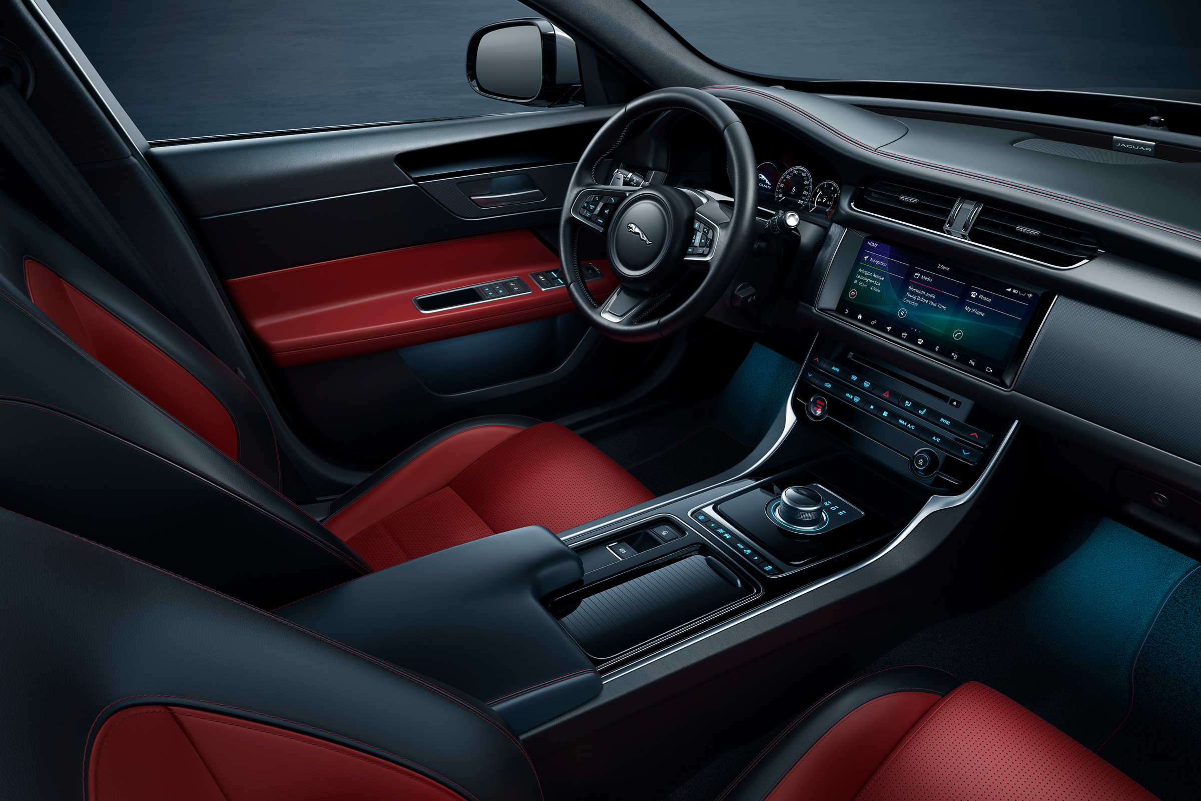 Jaguar XF Chequered Flag special edition 
