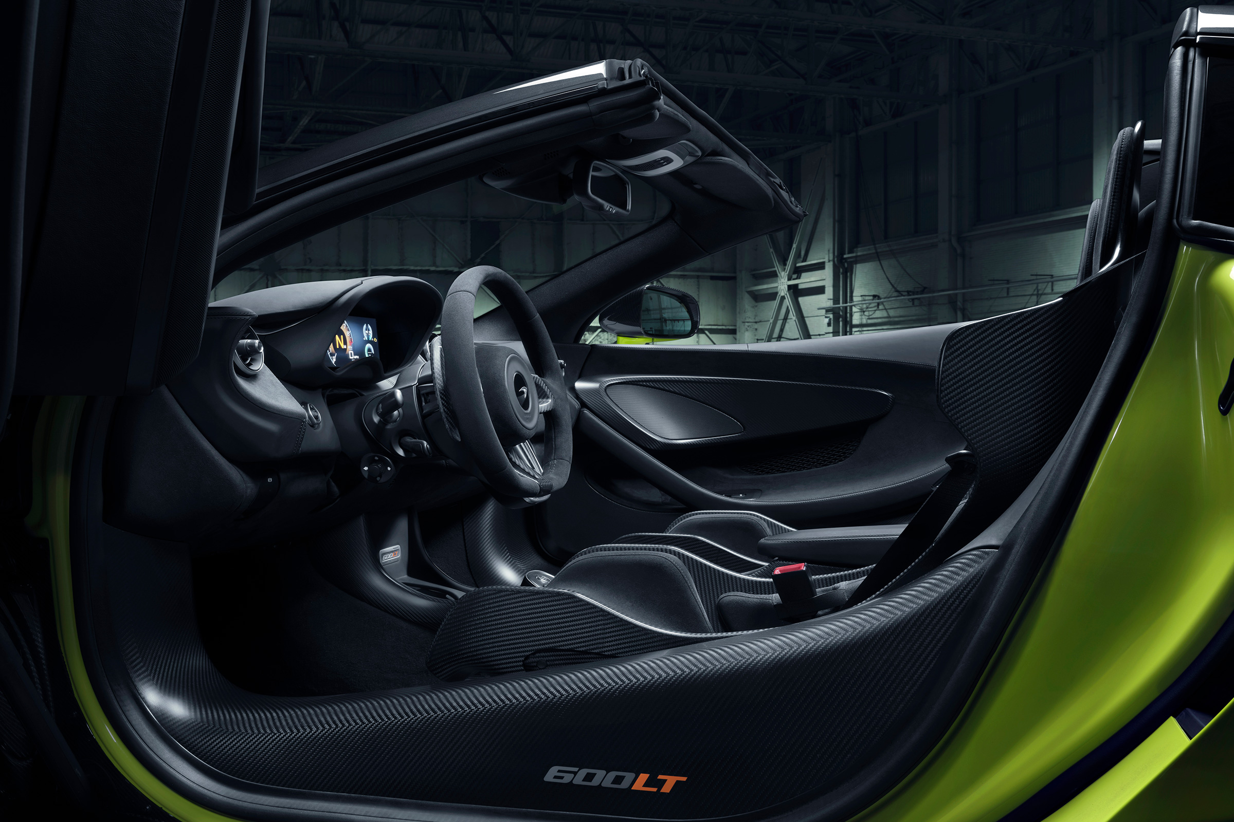 McLaren 600LT Spider interior
