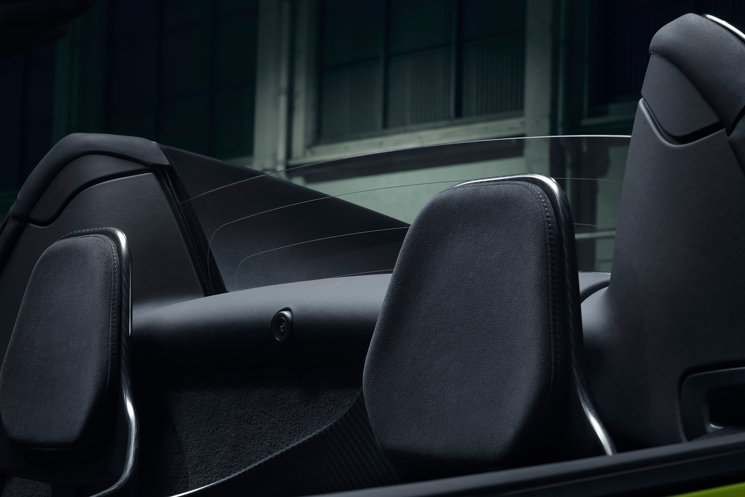 McLaren 600LT Spider headrests