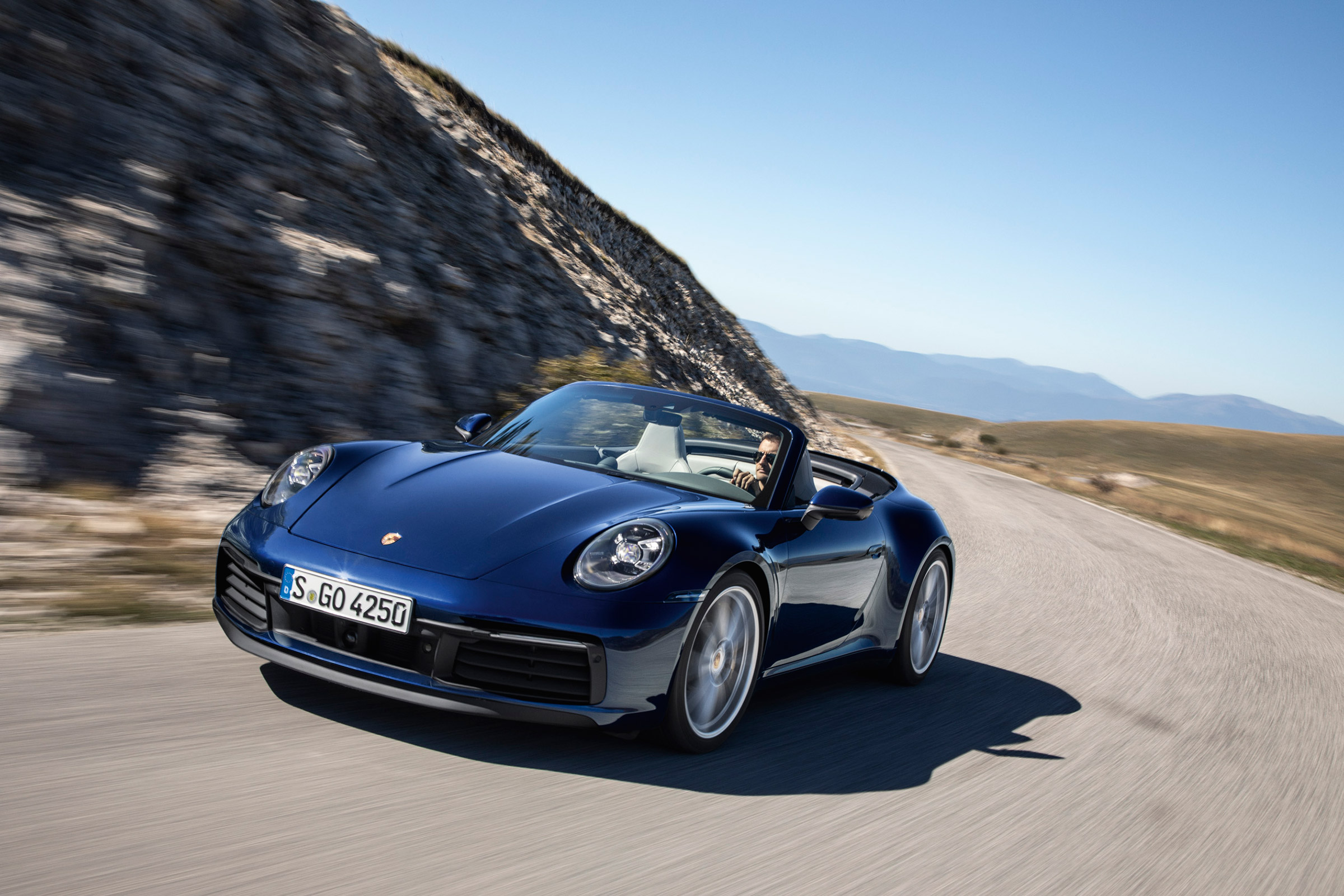 Porsche 911 Cabriolet 992 - front quarter