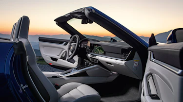 Porsche 911 Cabriolet 992 - dash