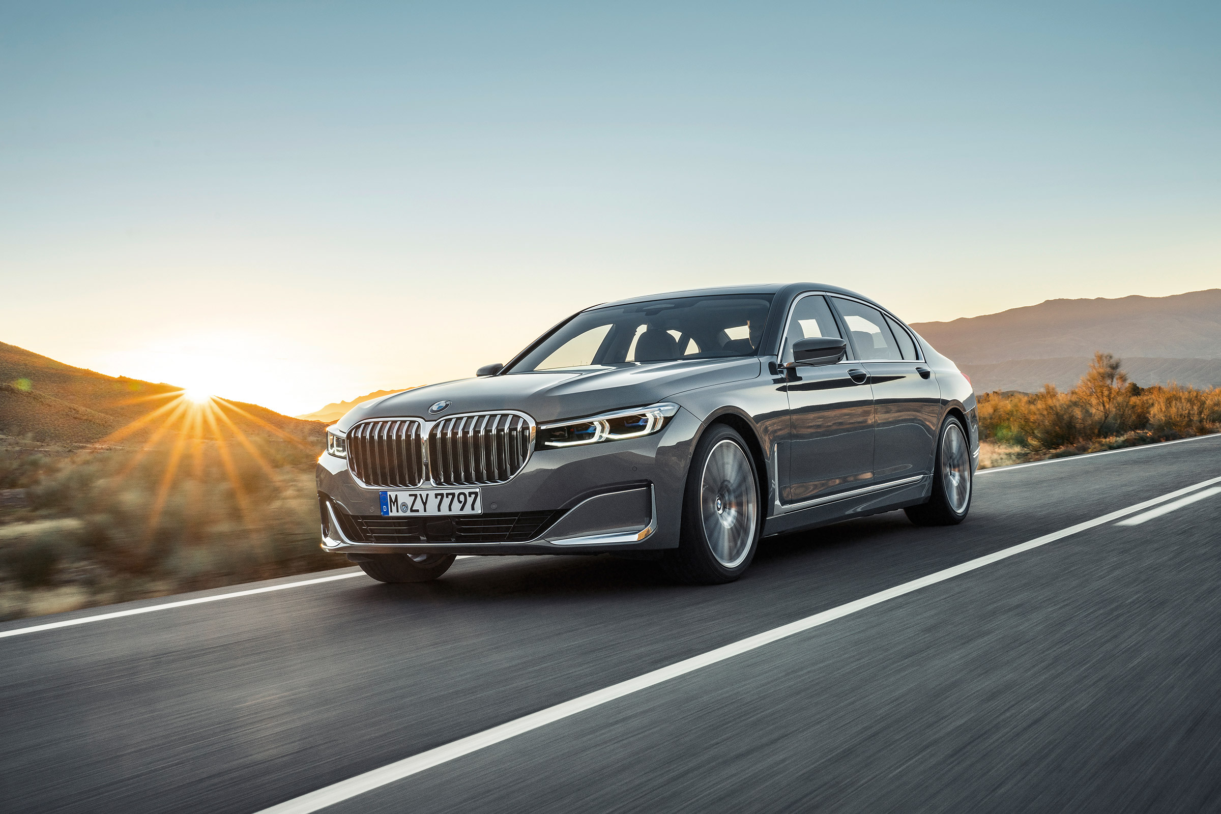 2019 BMW 7-series - front quarter