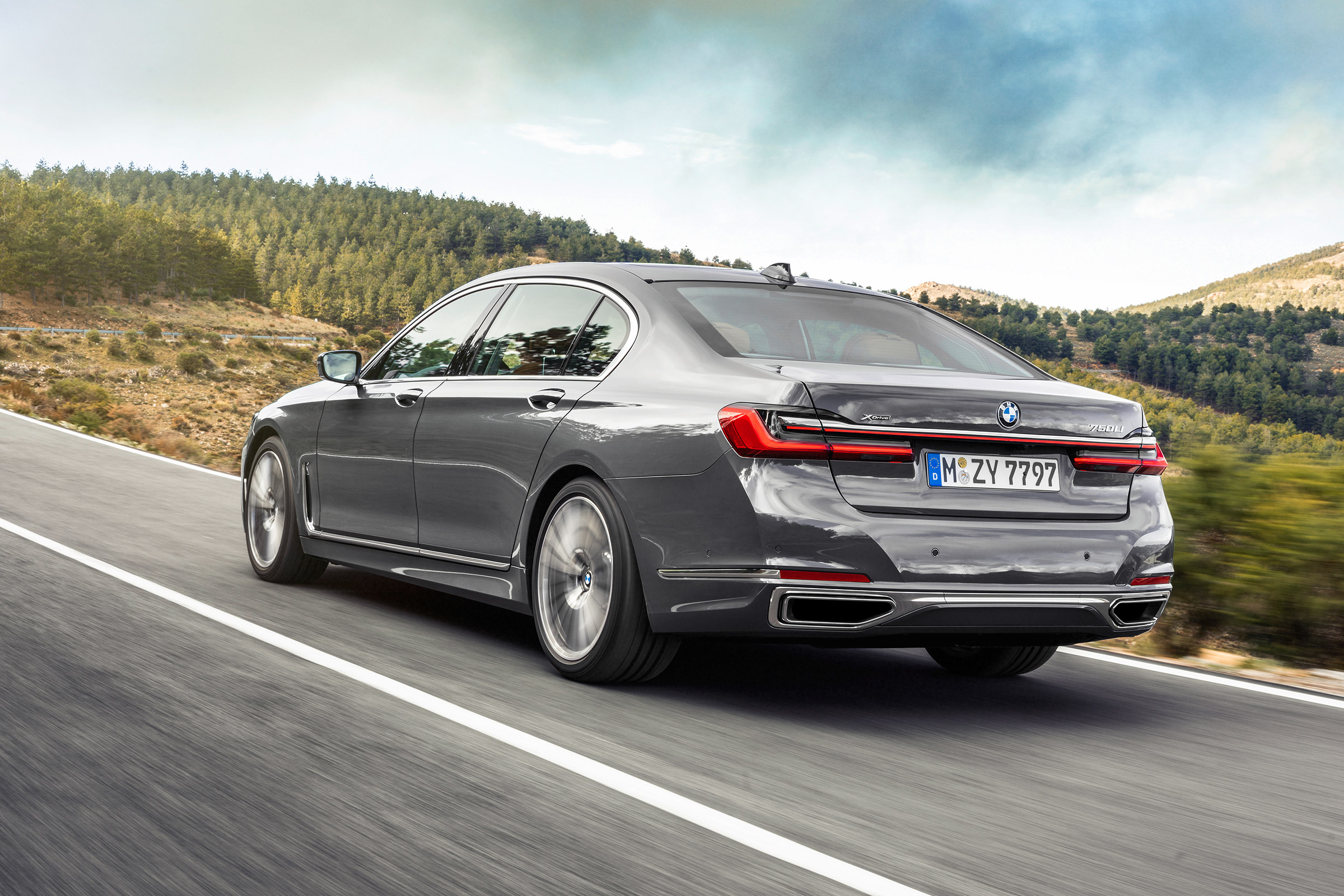 2019 BMW 7-series - rear quarter