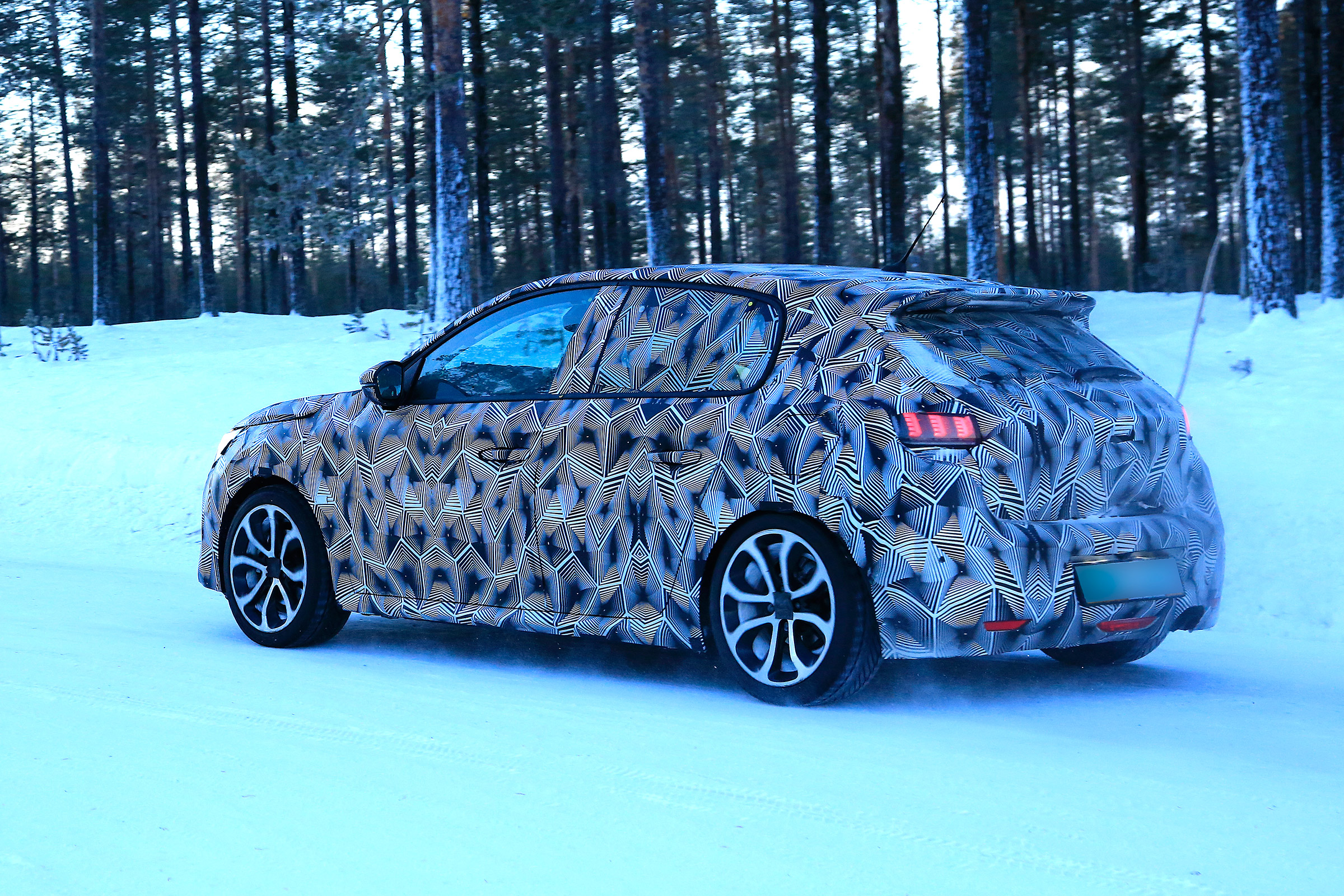 Peugeot 208 spied - rear quarter