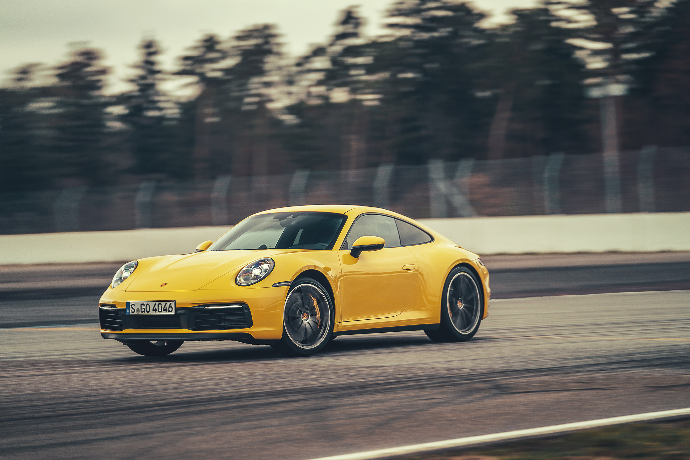 992 Porsche 911 Carrera S review - front quarter