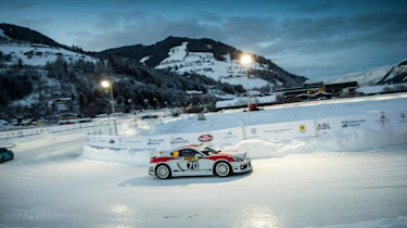 Porsche Cayman GT4 Rallye - sude