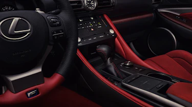 Lexus RC F Track Edition - console