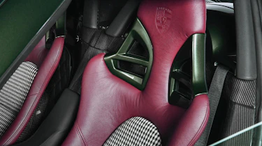 Porsche Carrera GT by Porsche Classic - seat