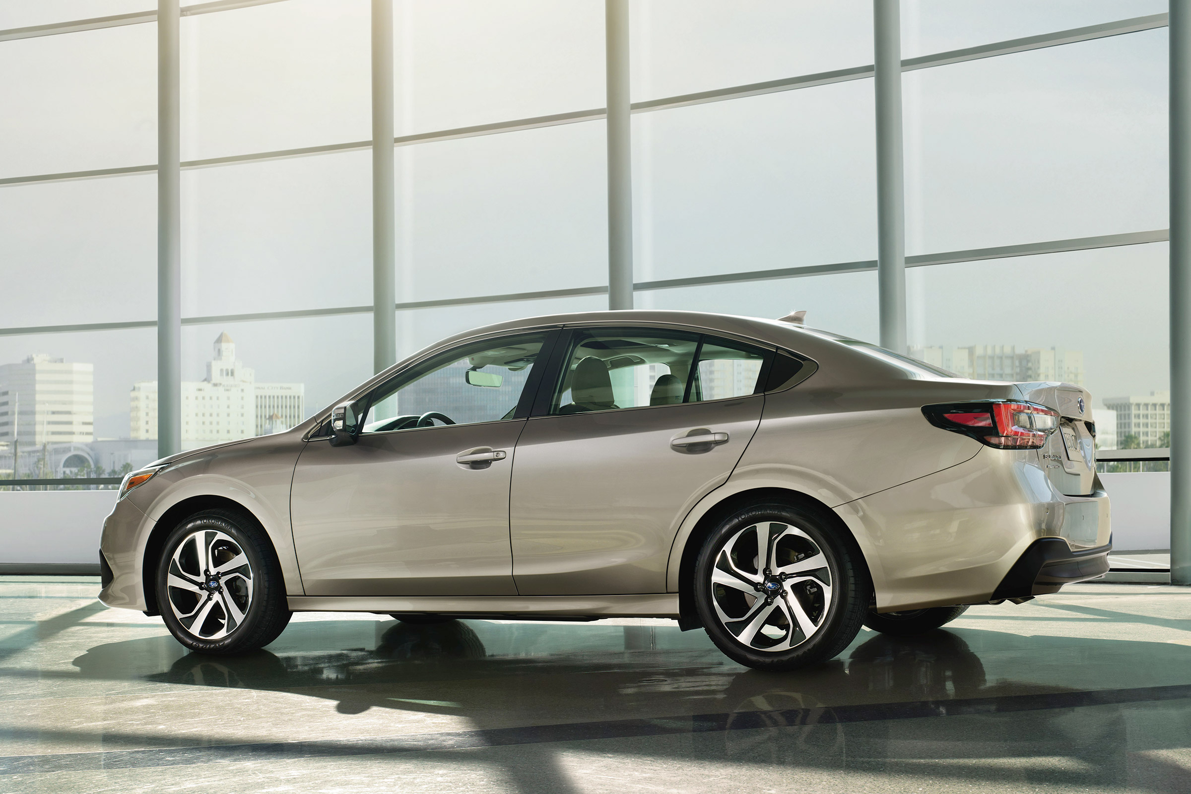 Subaru Legacy - side