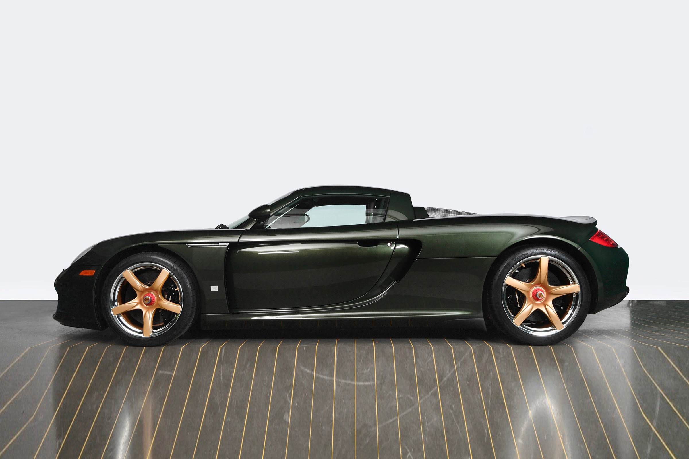 Porsche Carrera GT by Porsche Classic - header
