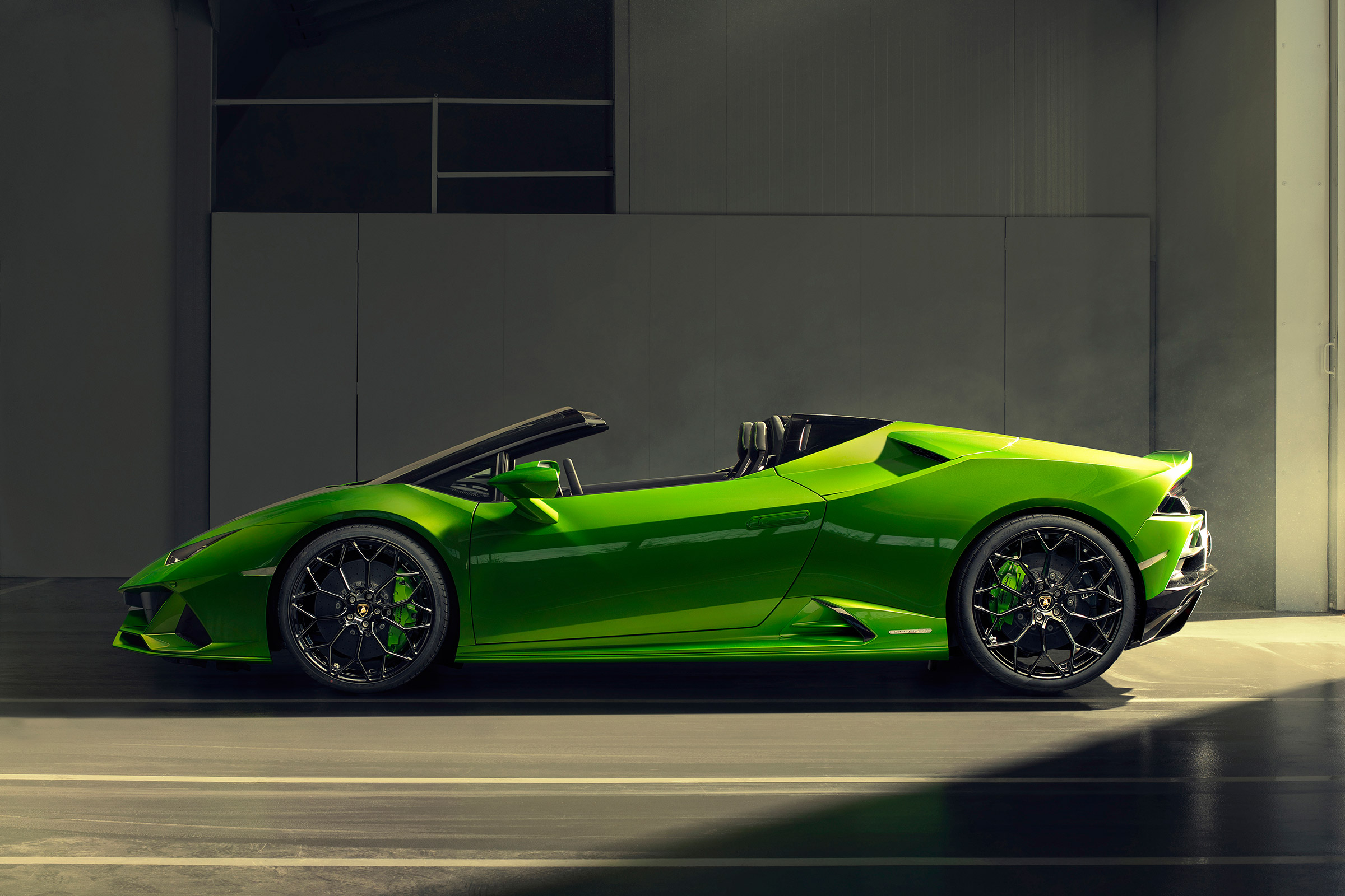 Lamborghini Huracan Evo Spyder - side