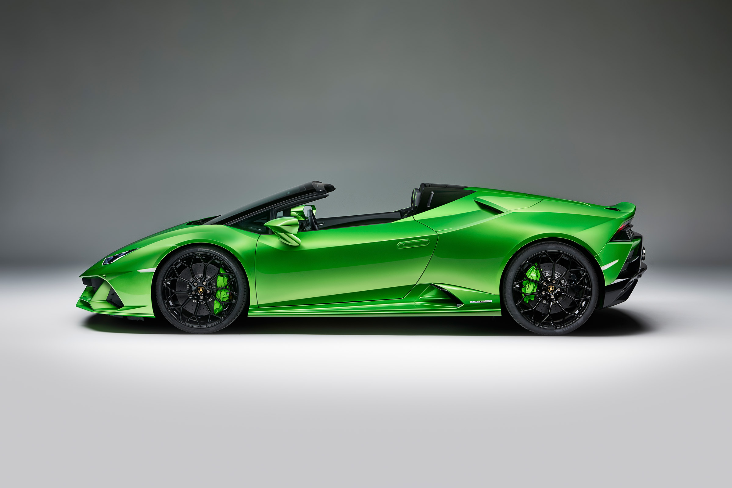 Lamborghini Huracan Evo Spyder - side