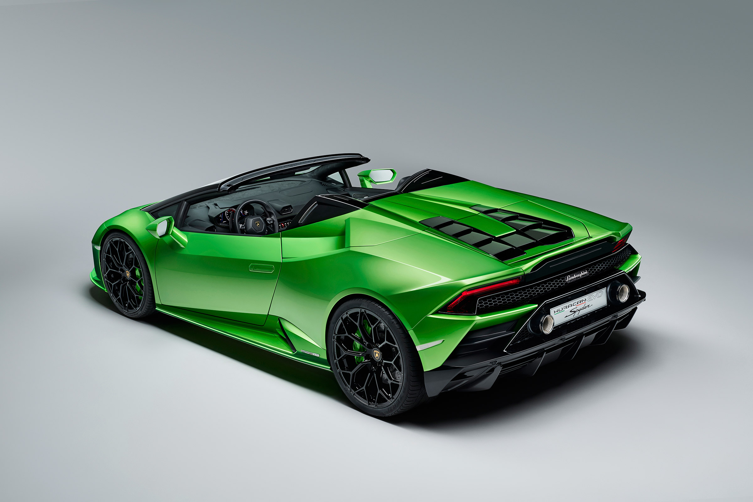 Lamborghini Huracan Evo Spyder - rear quarter