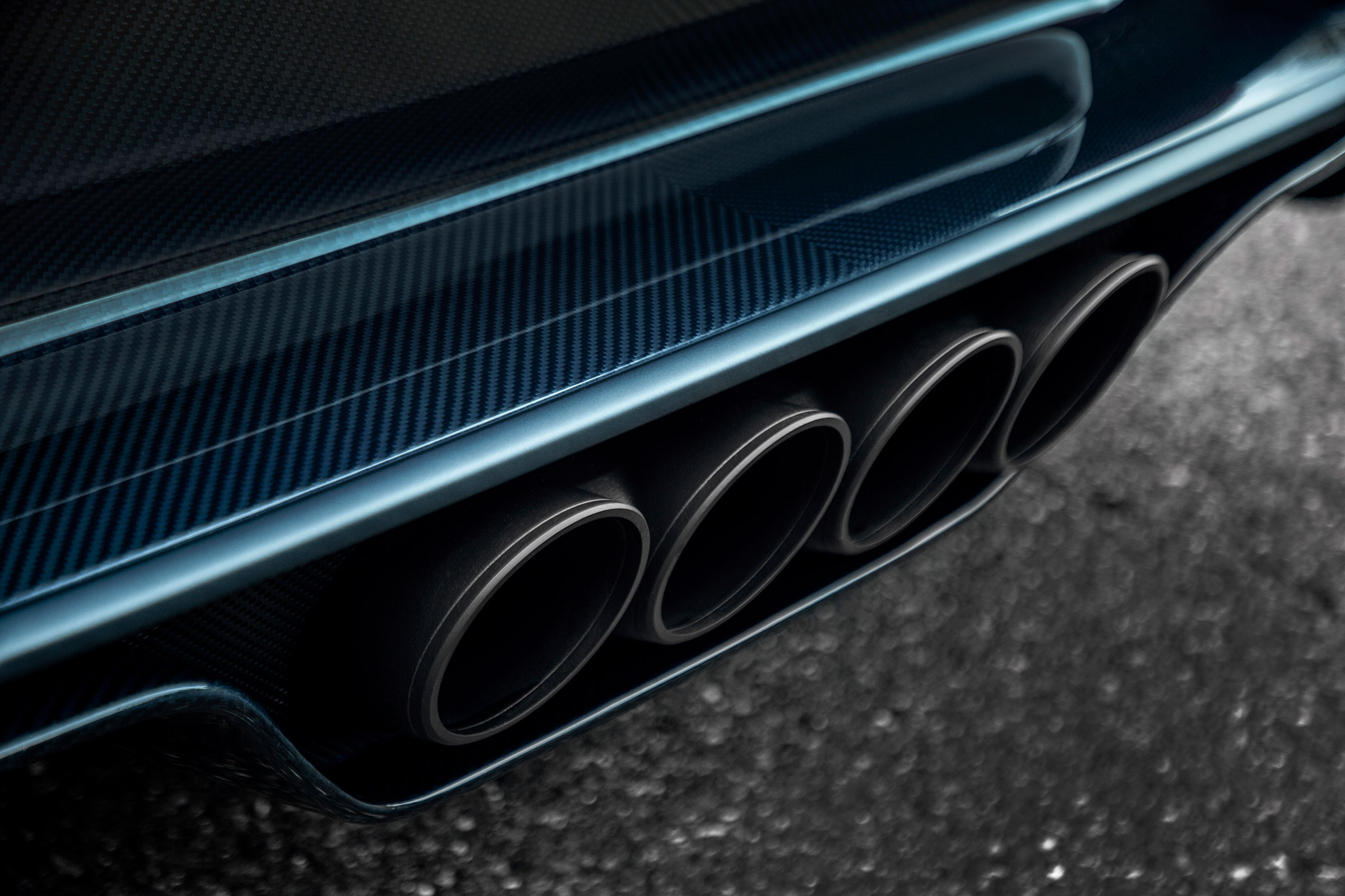 Bugatti Chiron 110 edition - pipes