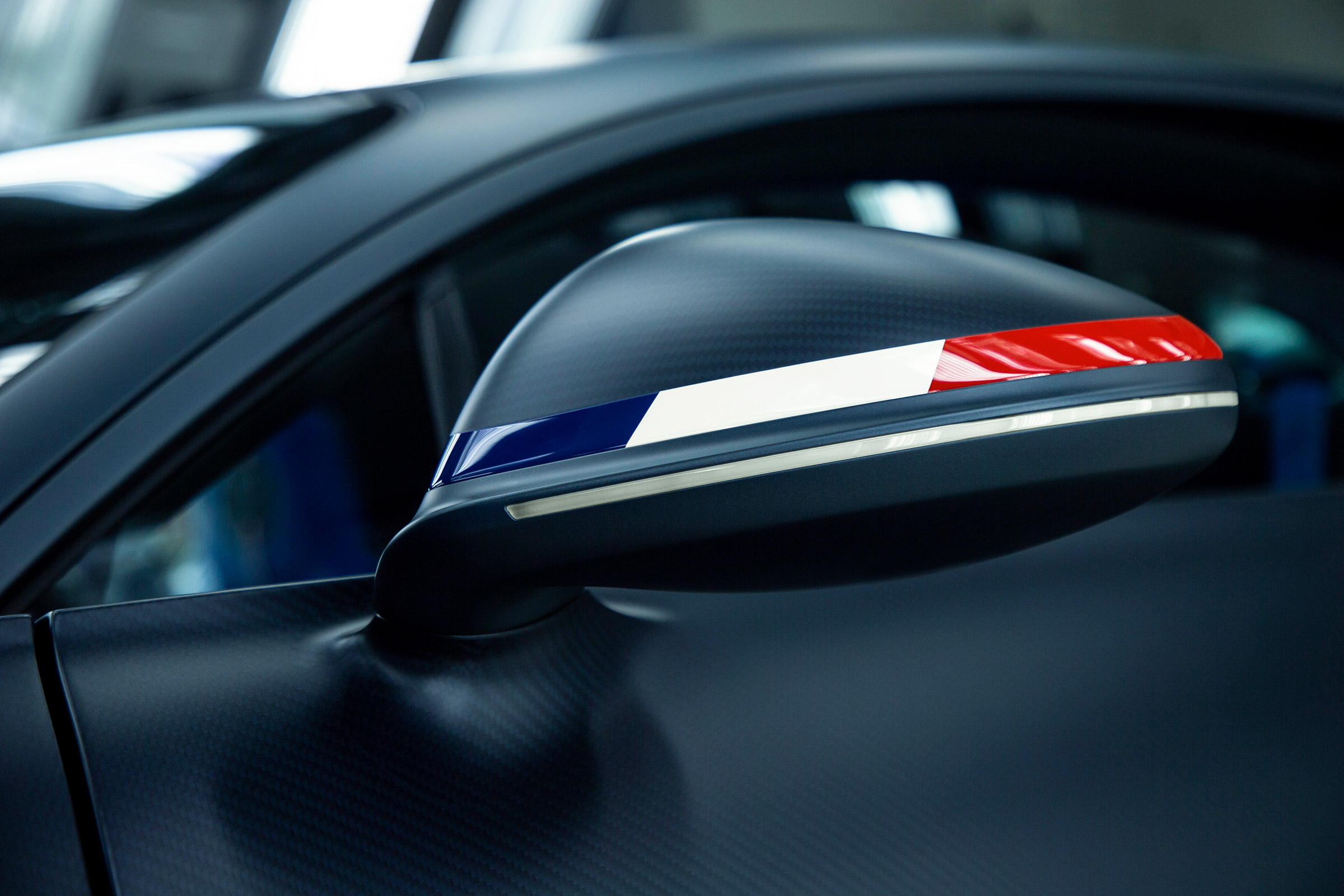 Bugatti Chiron 110 edition - mirror