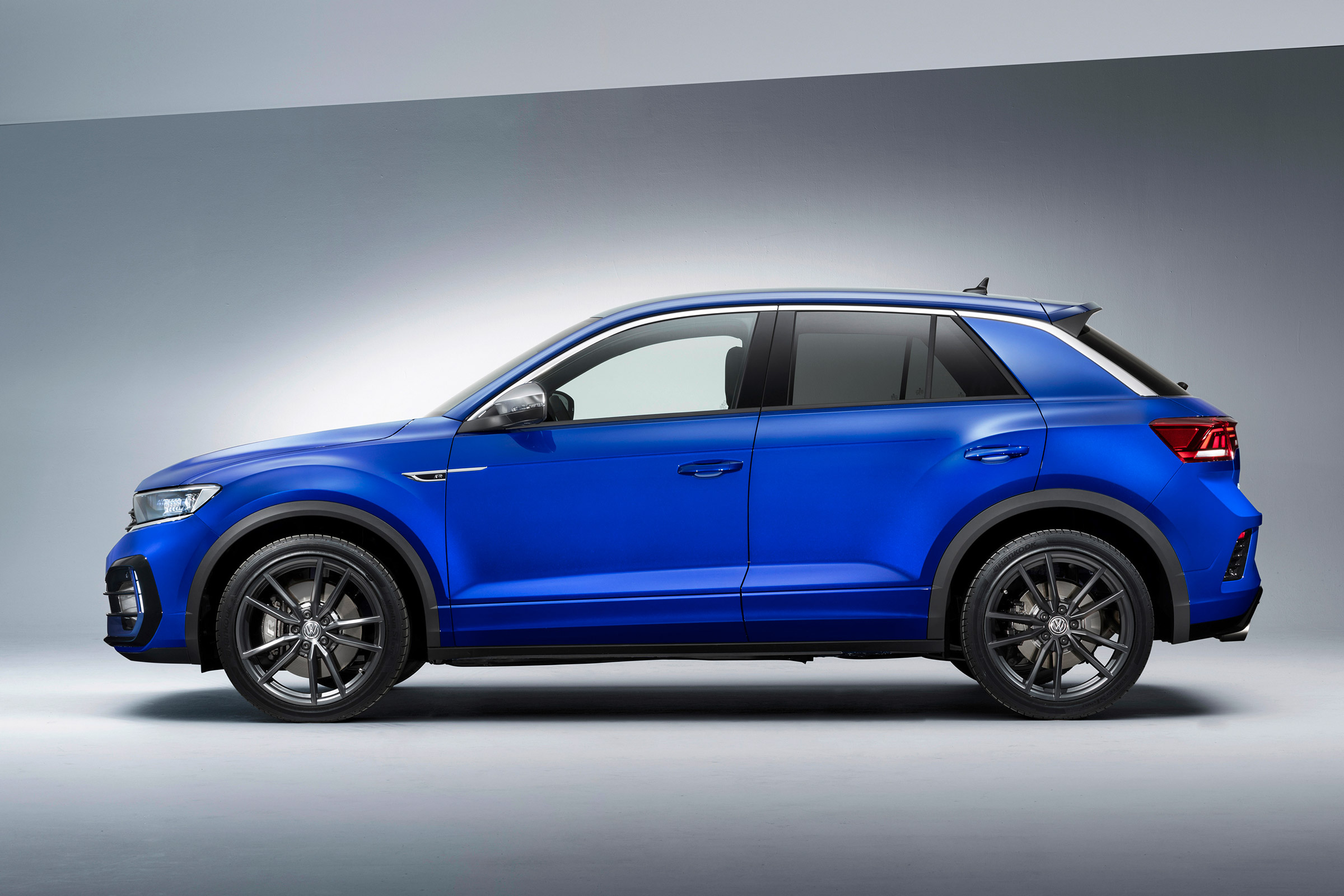 Volkswagen T-Roc R - side