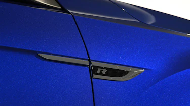 Volkswagen T-Roc R - side