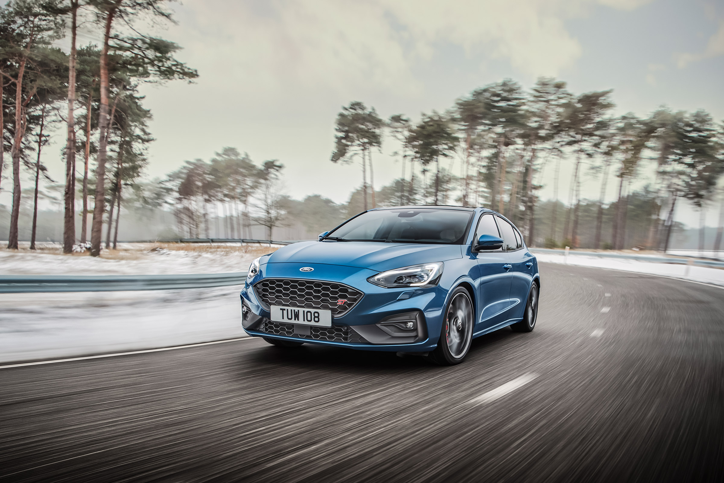 Ford Focus ST 2019 - front quarter