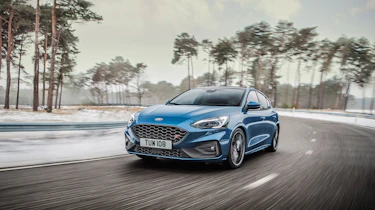 Ford Focus ST 2019 - front quarter