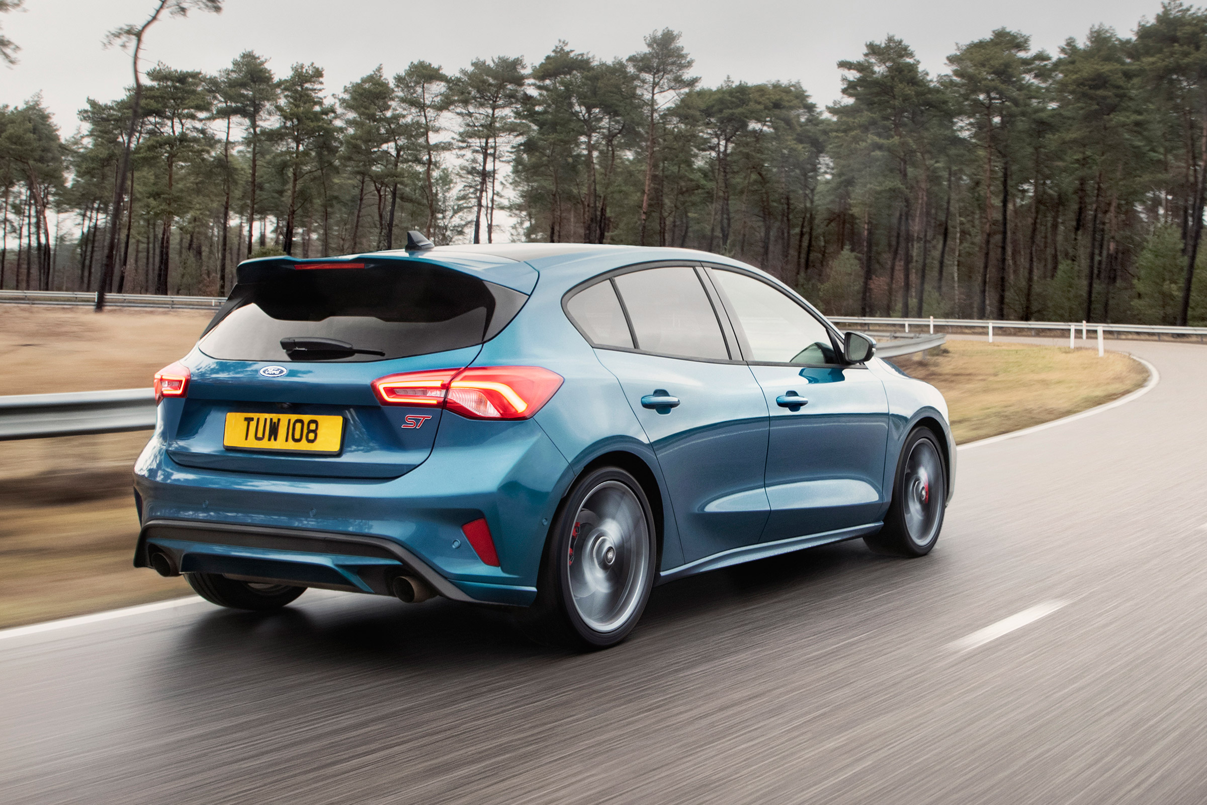 Ford Focus ST 2019 - rear quarter