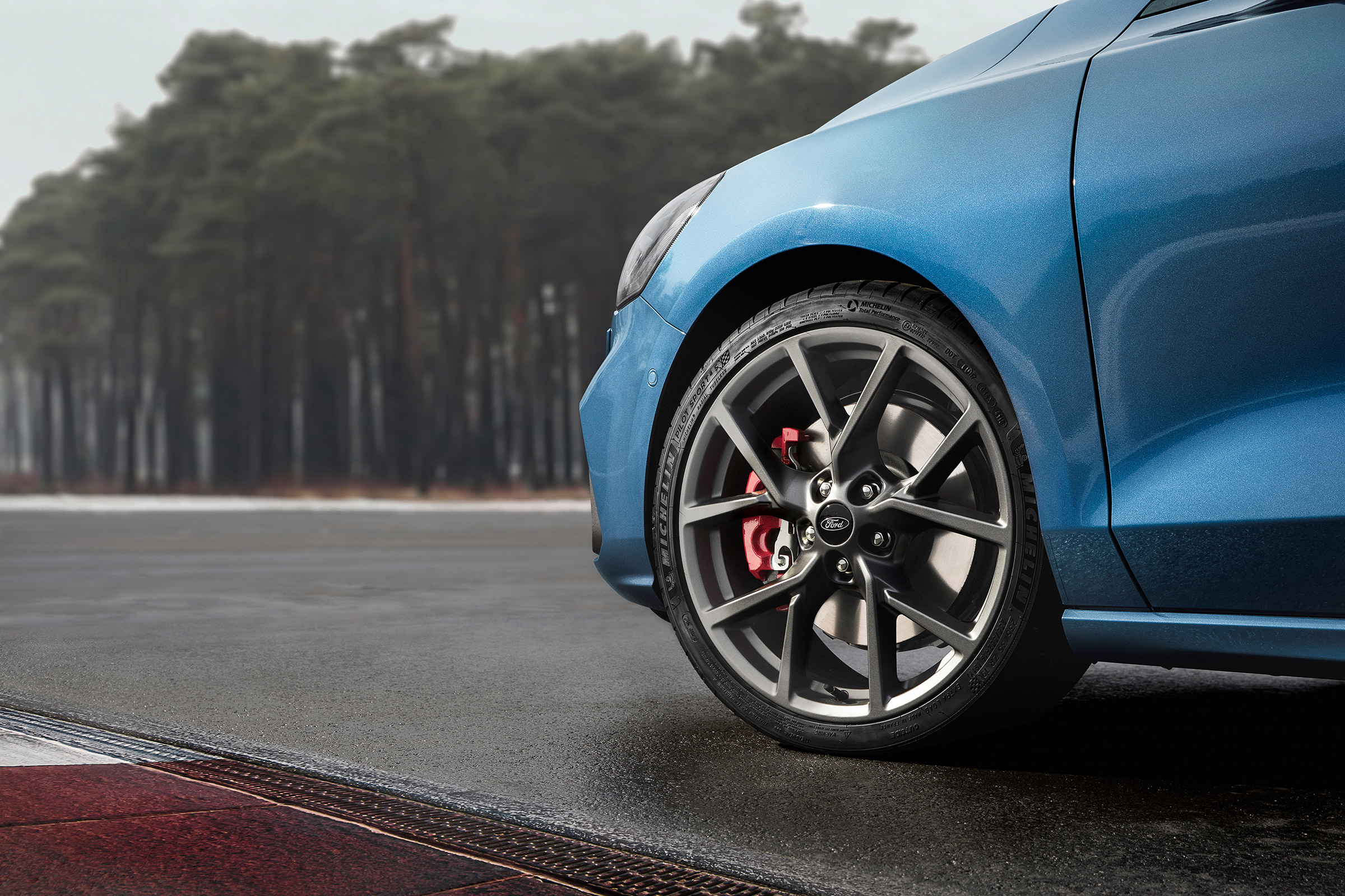 Ford Focus ST 2019 - wheel