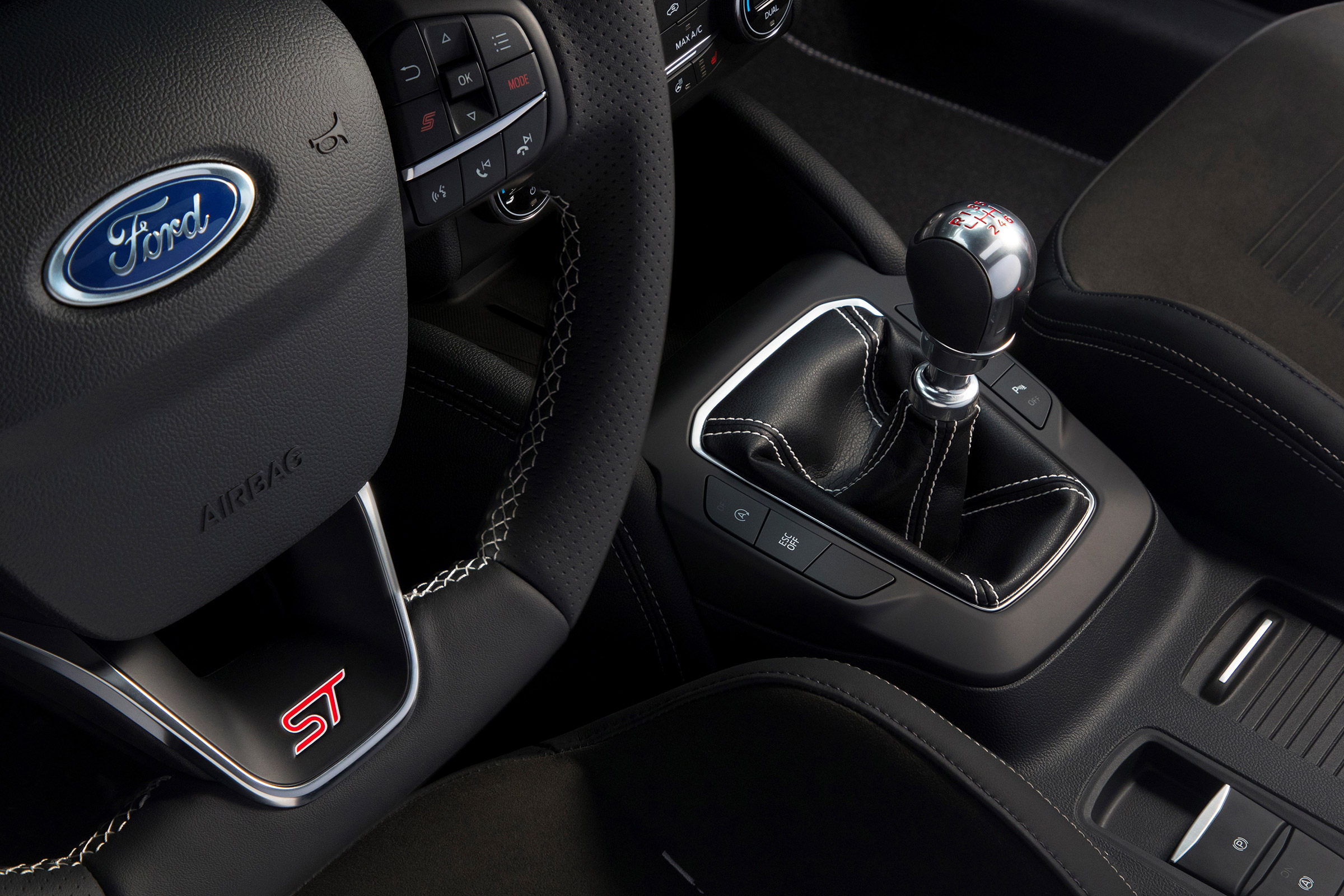 Ford Focus ST 2019 - box