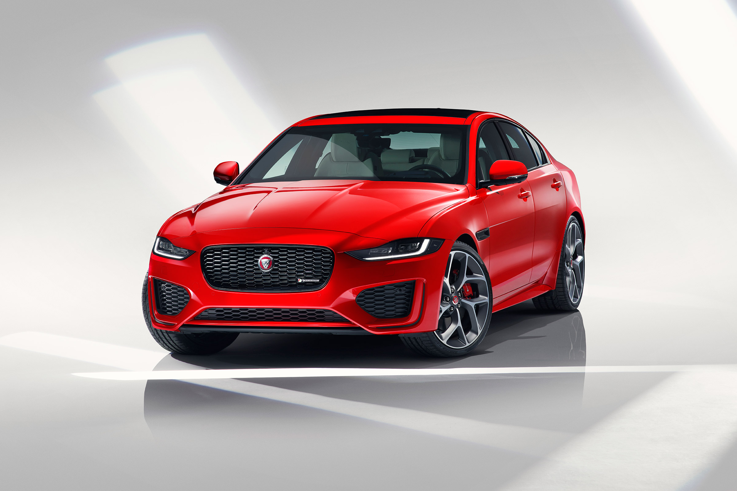 Jaguar XE facelift - nose