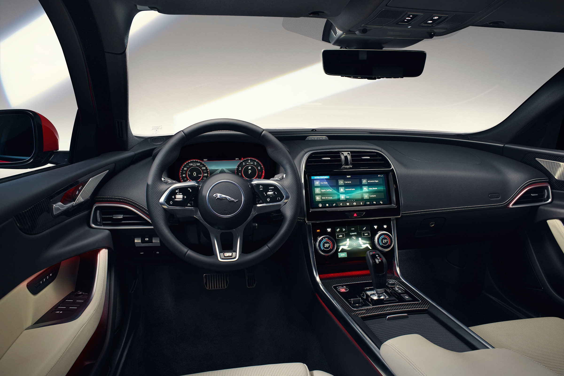 Jaguar XE facelift - dash