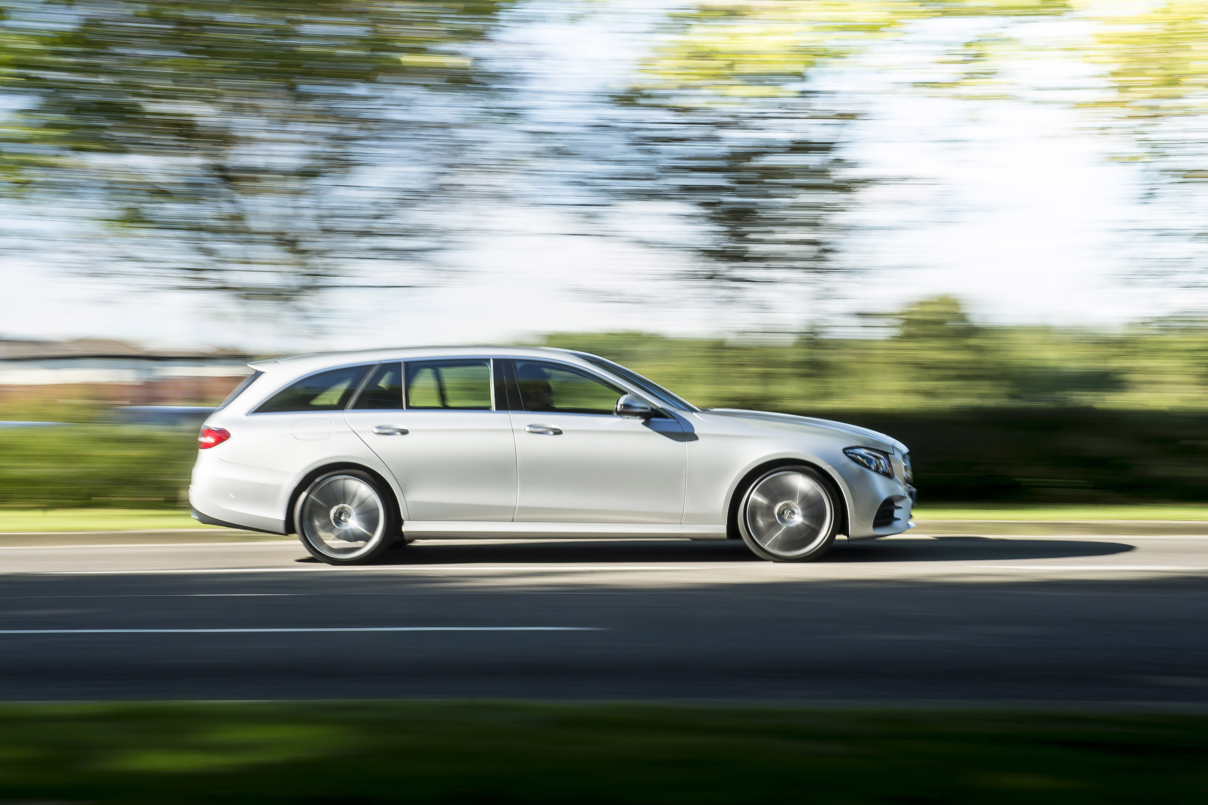 Mercedes E400d Estate review - profile