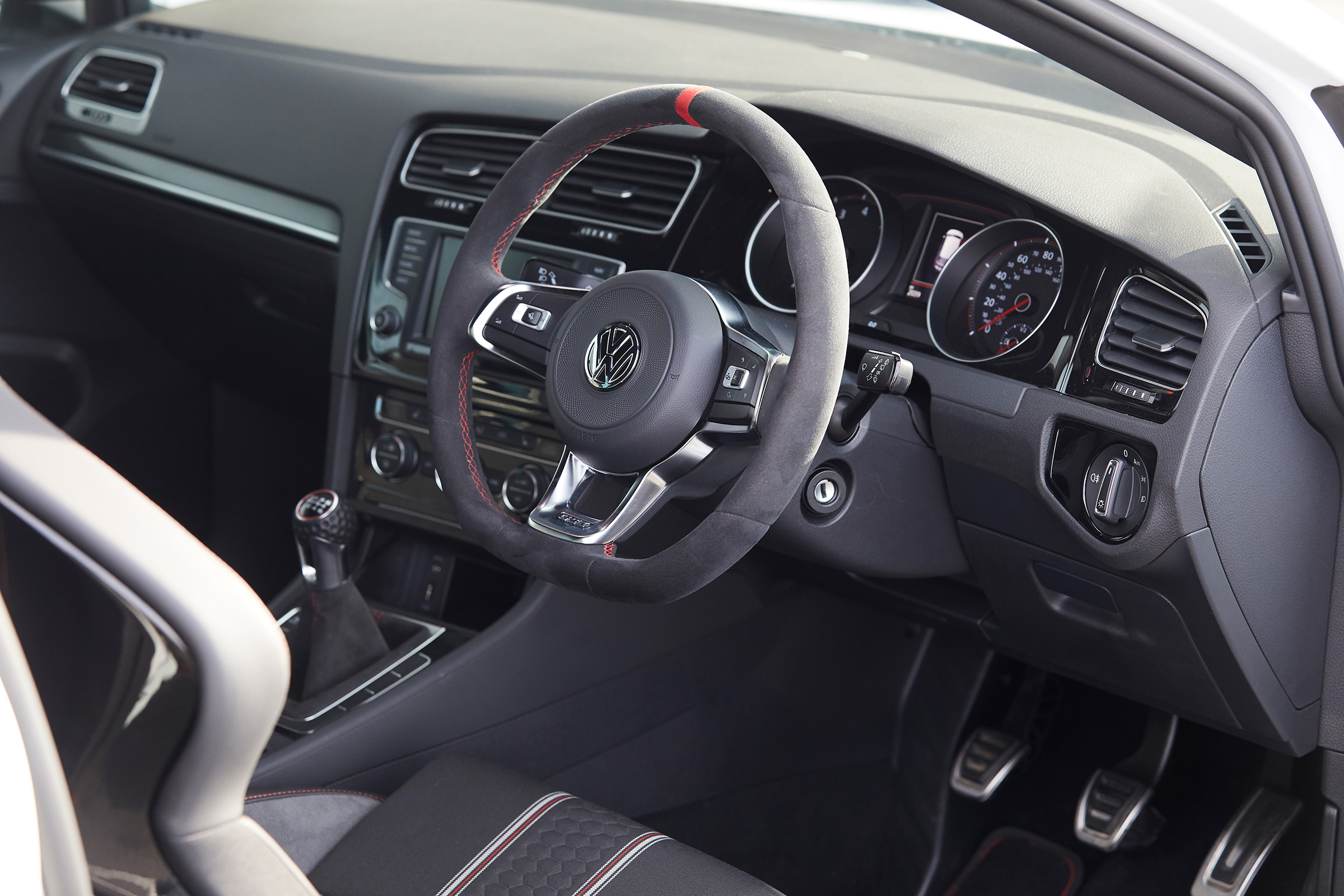 Golf GTI Clubsport S interior