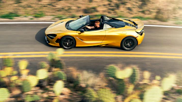 McLaren 720S Spider gold - side
