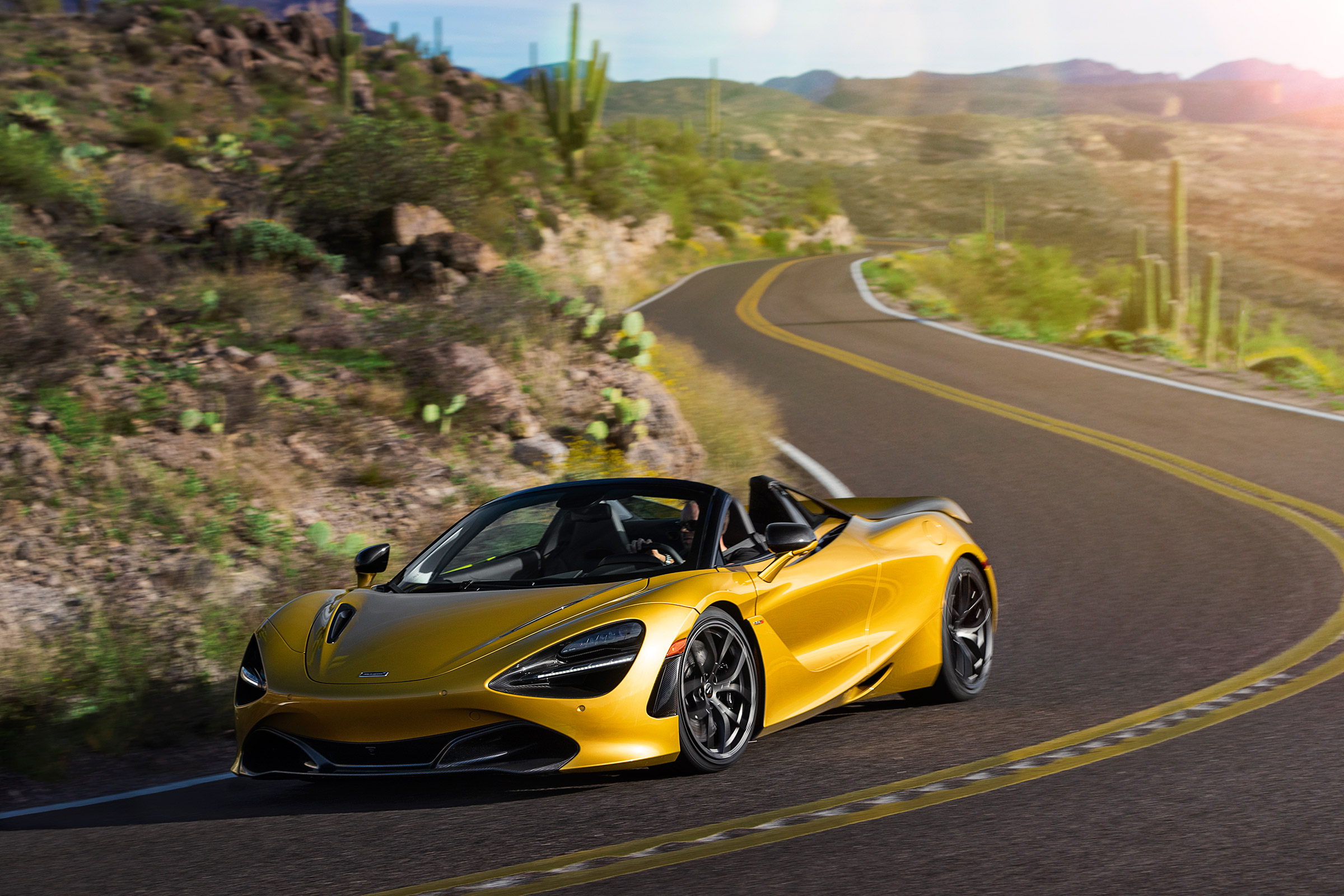 McLaren 720S Spider gold - front