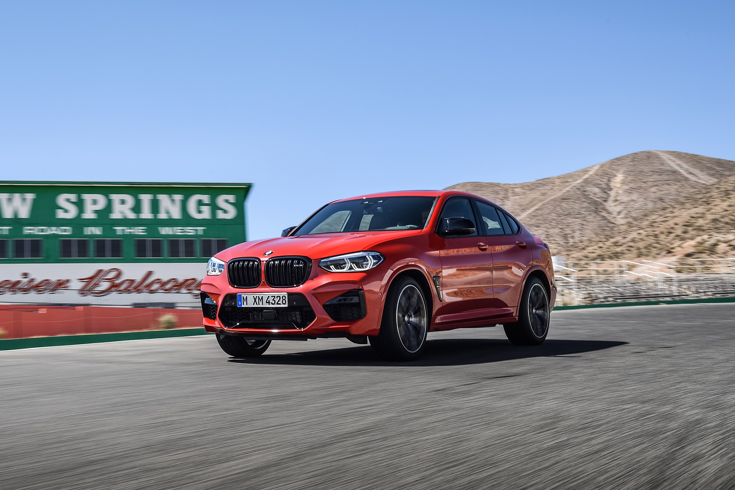 BMW X4 M - front quarter